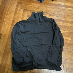 Lululemon size xl/xxl still tags on never worn LA pack able pullover to pillow